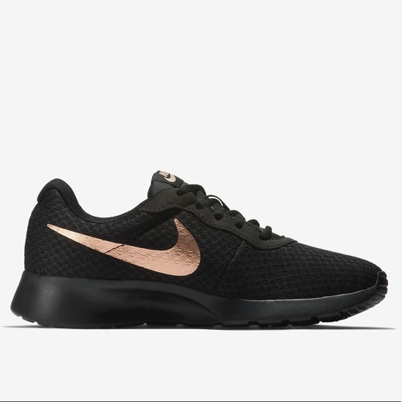 Nike Shoes - Nike Tanjun Women's Running Training Shoes Size 8